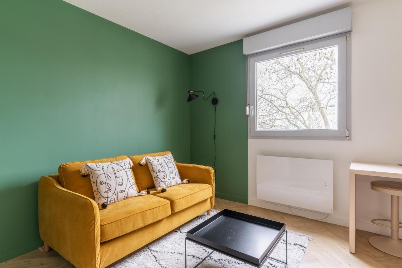 Studio Refait A Neuf Avec Parking En Bord De Loire Nantes Esterno foto